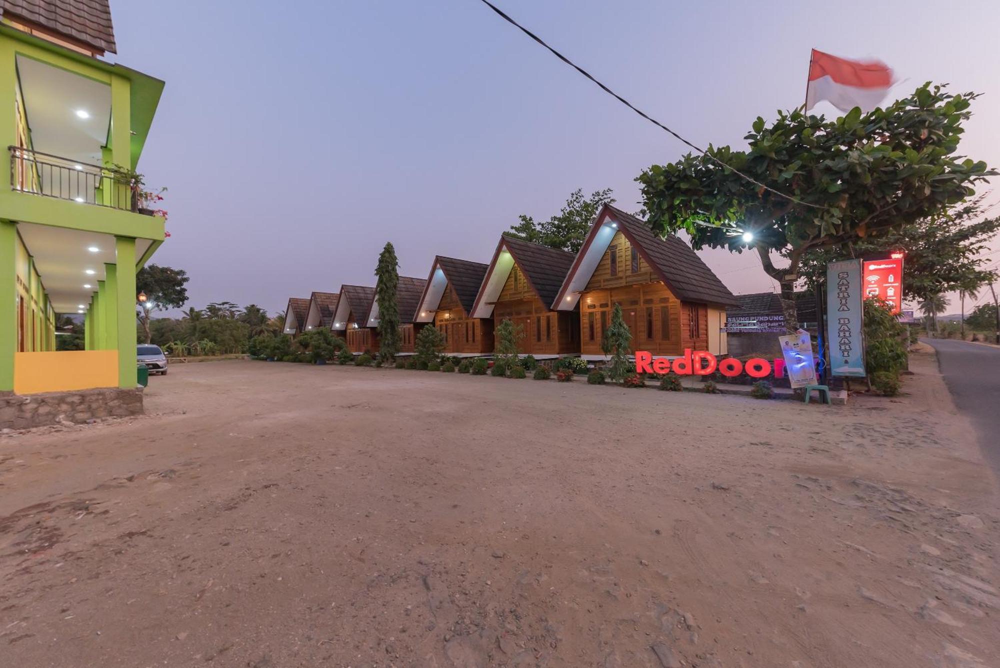 Готель Reddoorz @ Geopark Ciletuh Sukabumi Cilowa Екстер'єр фото